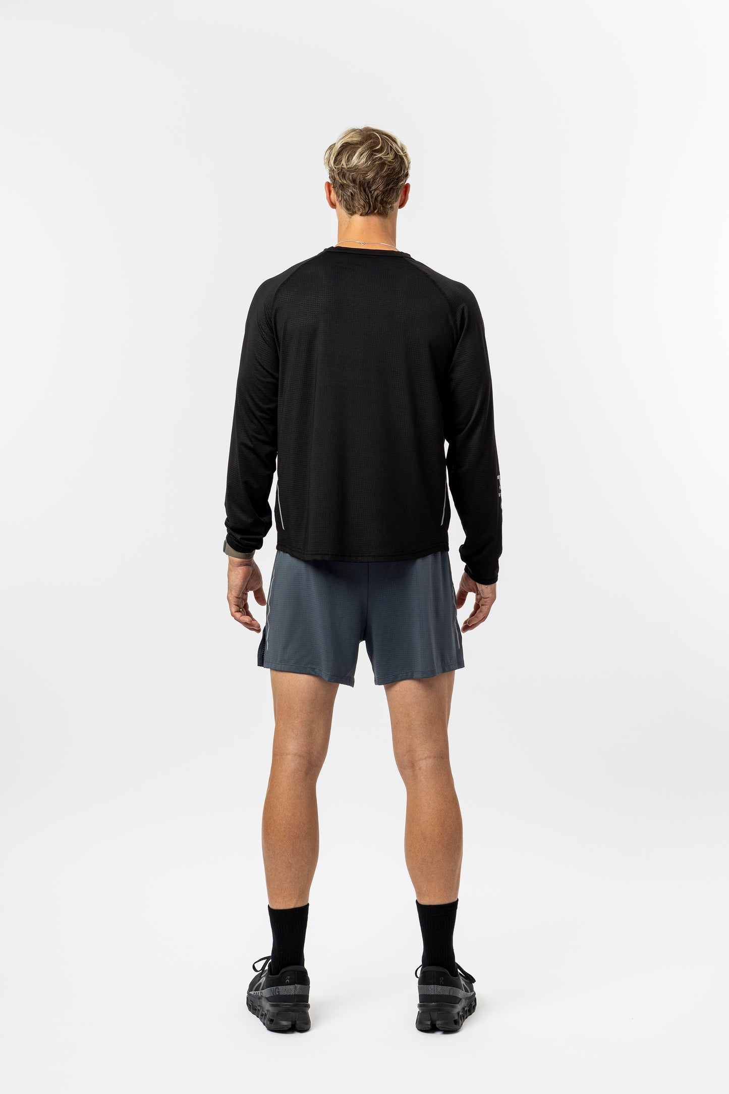 LONGSLEEVE BLACK